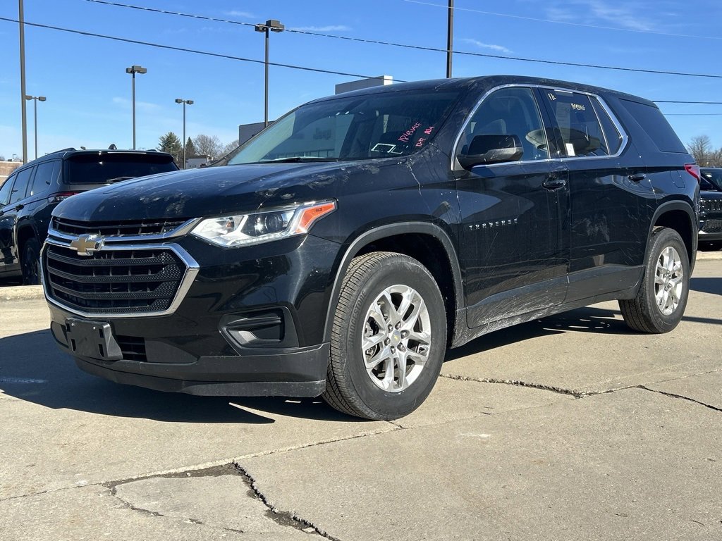 Used 2021 Chevrolet Traverse LS image 2