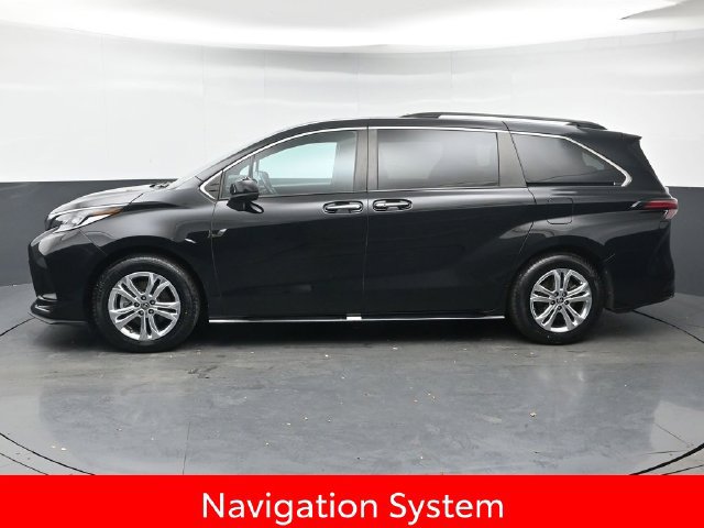Used 2023 Toyota Sienna XSE w/ XSE Plus Package AWD/4WD image 2