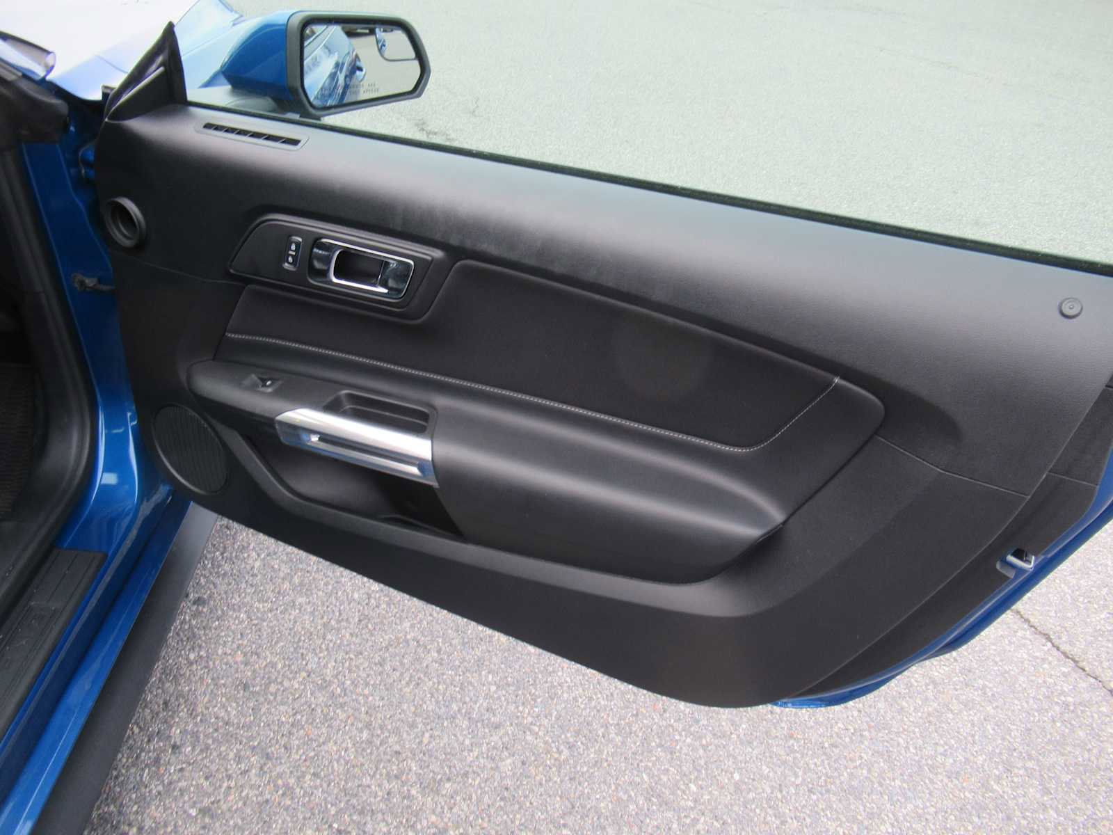 Used 2017 Ford Mustang EcoBoost image 19