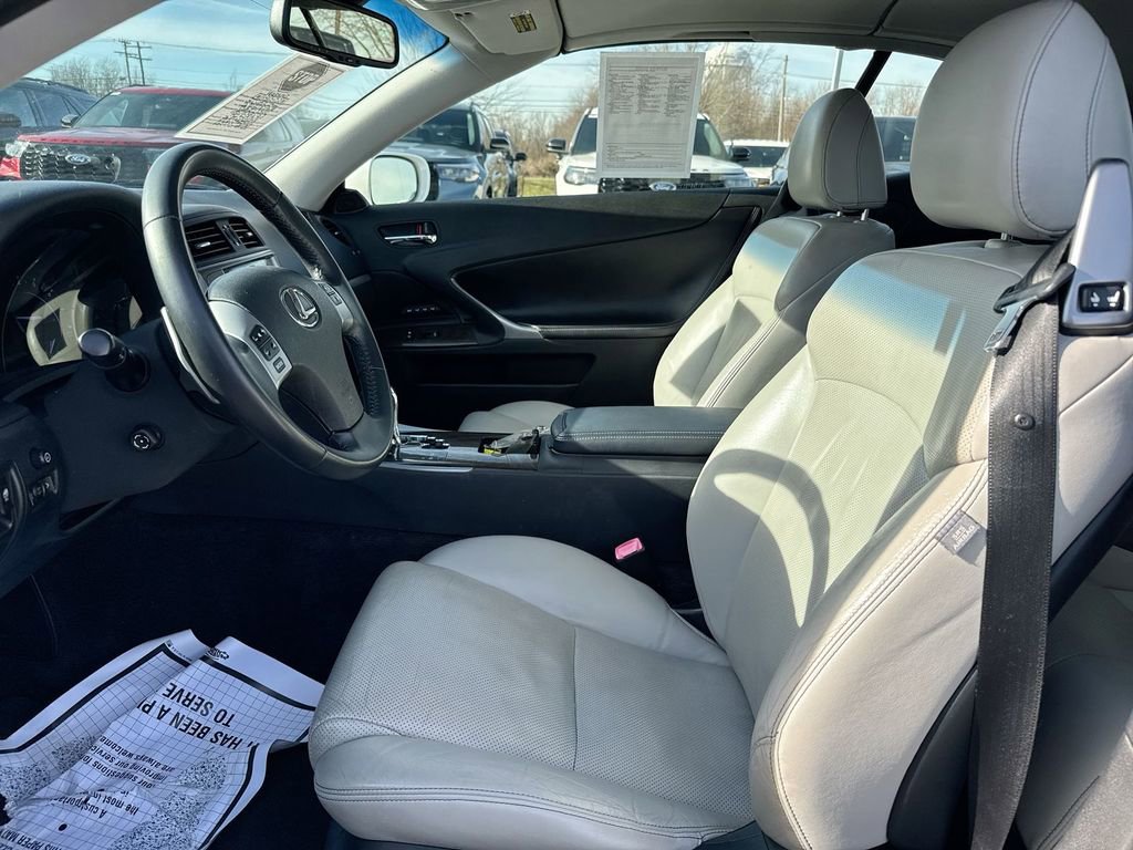 Used 2013 Lexus IS 250C w/ Luxury Pkg image 18