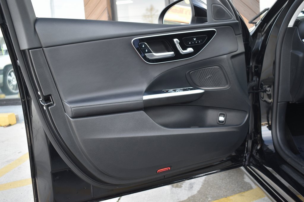 Used 2022 Mercedes-Benz C 300 Sedan image 11