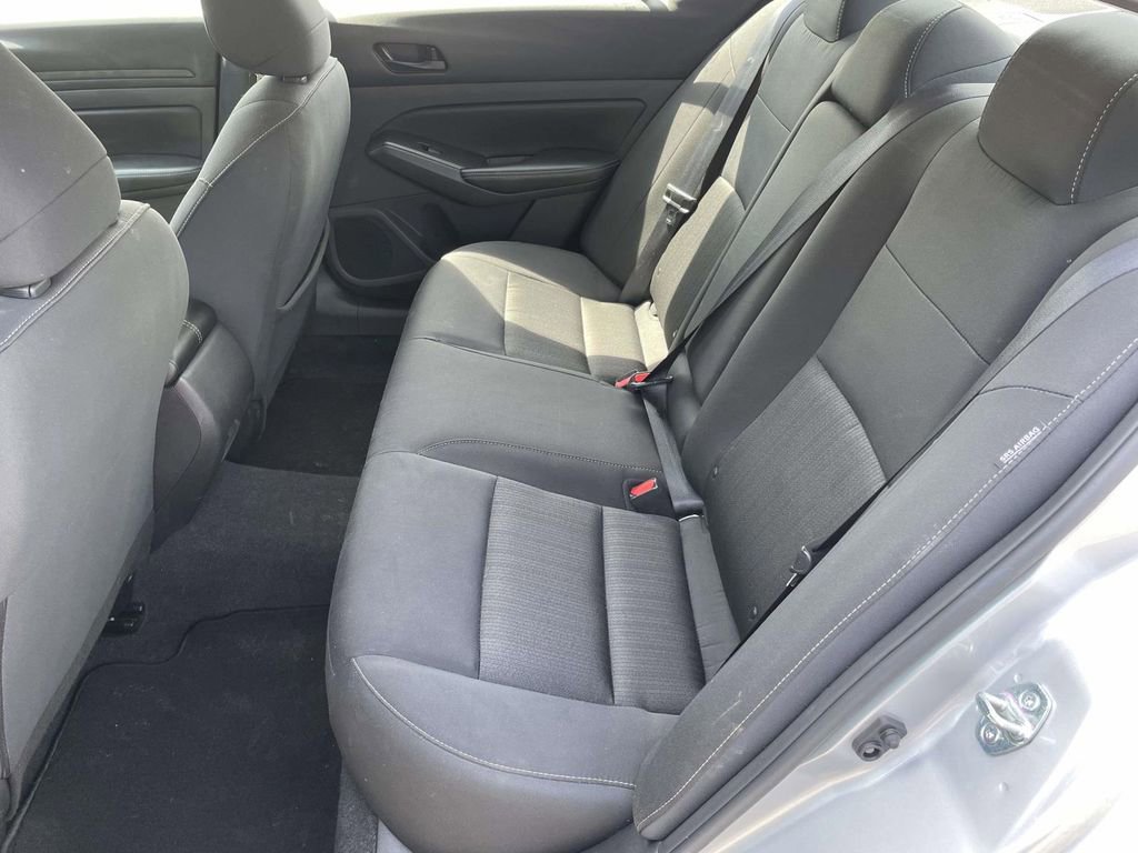 Used 2025 Nissan Altima 2.5 SV FWD image 11