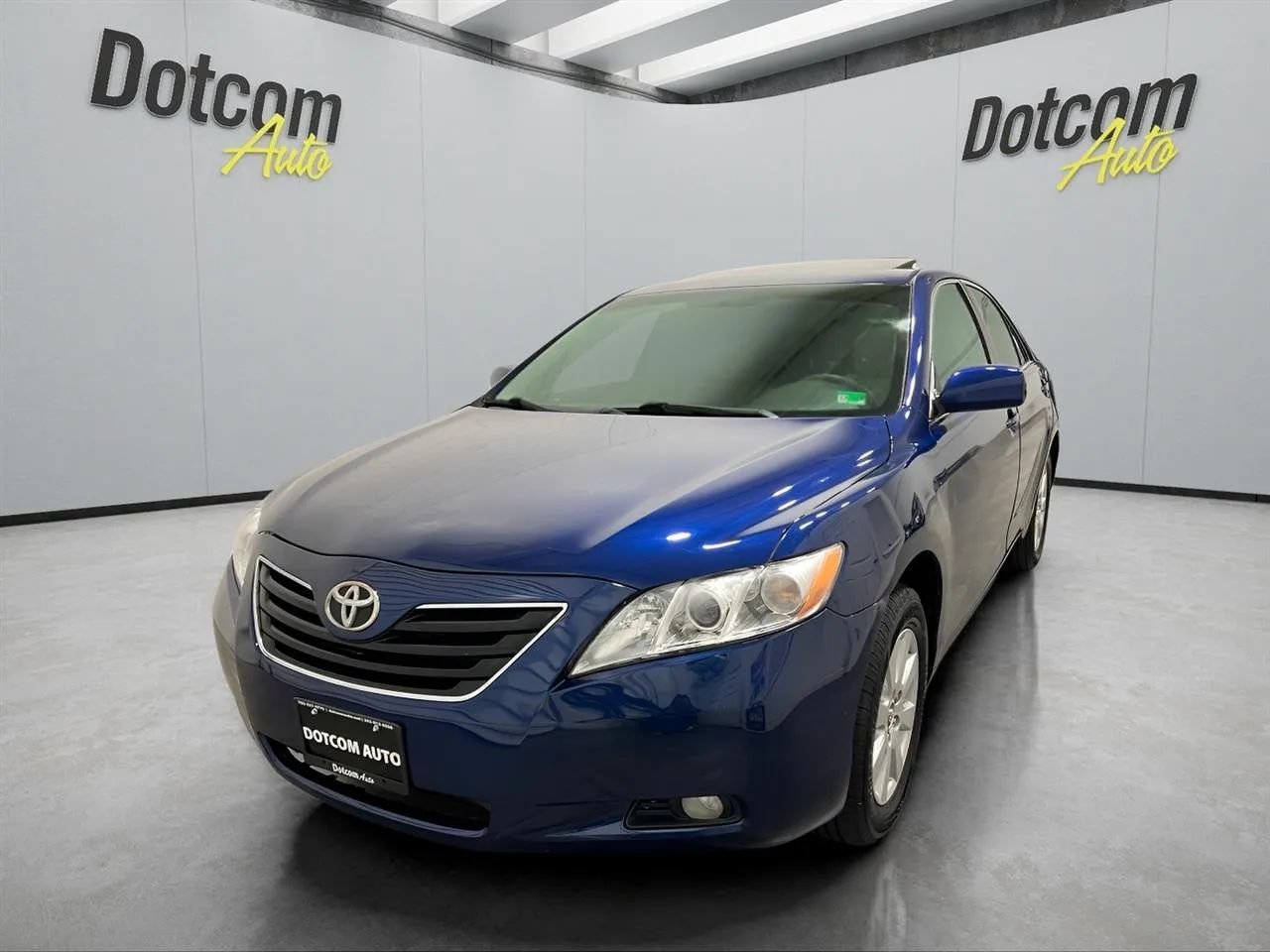 Used 2007 Toyota Camry XLE w/ Leather Pkg FWD image 2