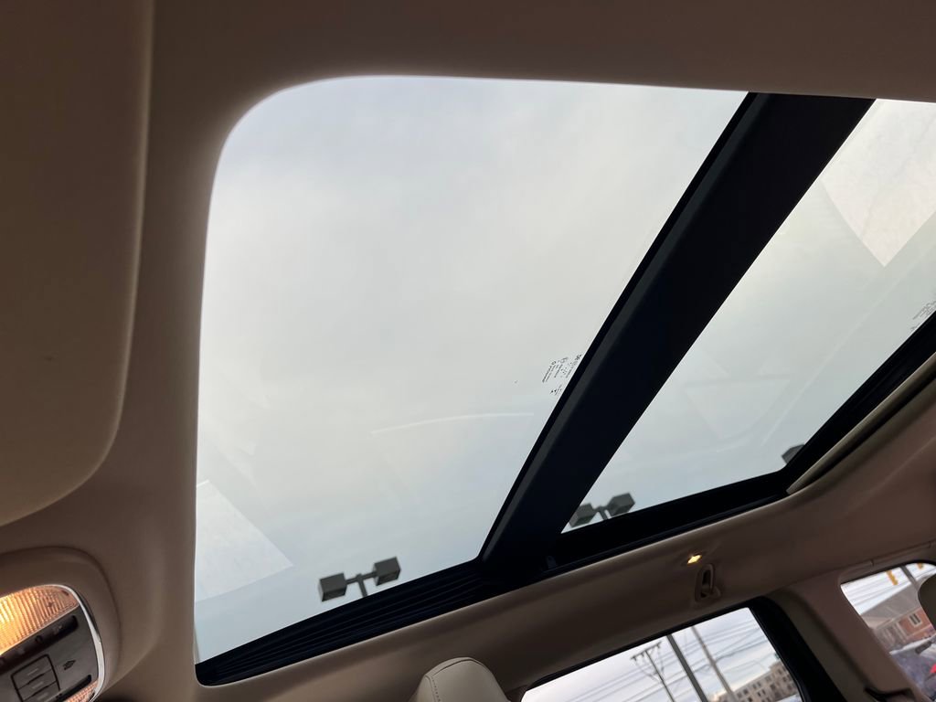 Used 2017 Jeep Grand Cherokee Limited w/ Luxury Group II image 23