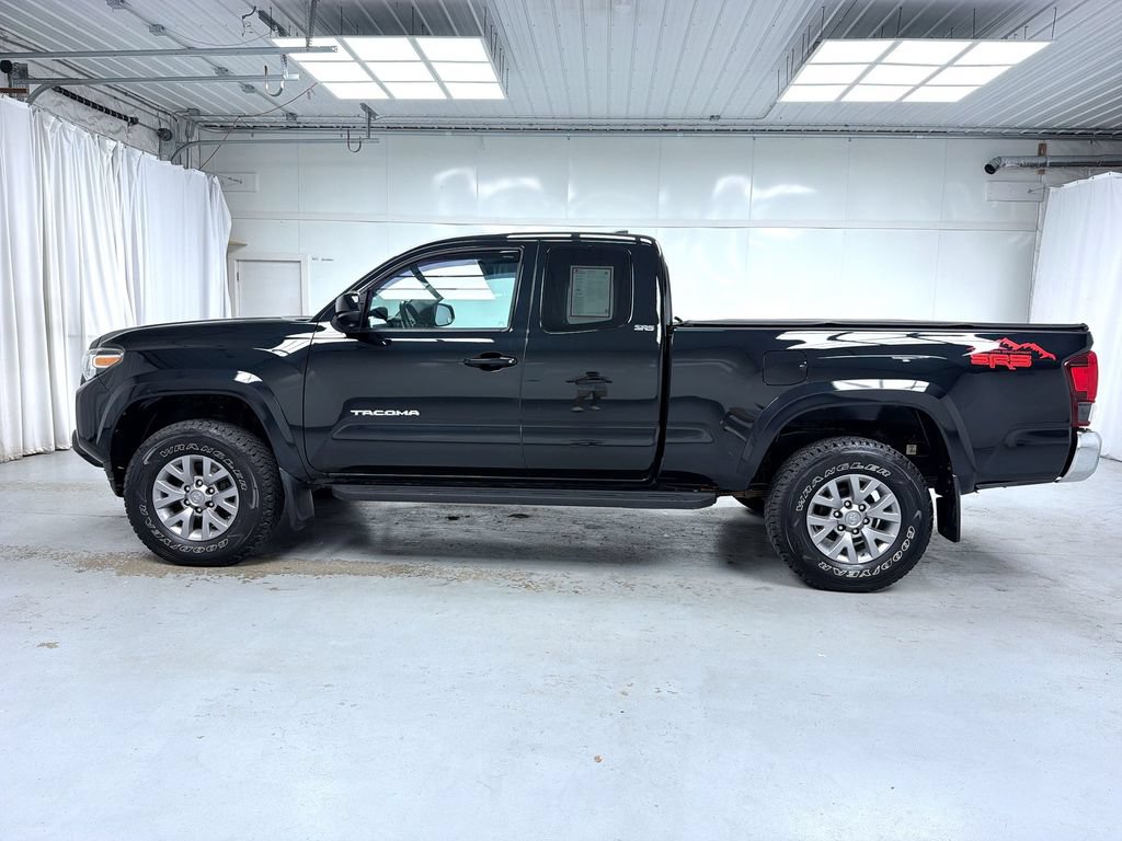 Certified 2019 Toyota Tacoma SR5 AWD/4WD image 11