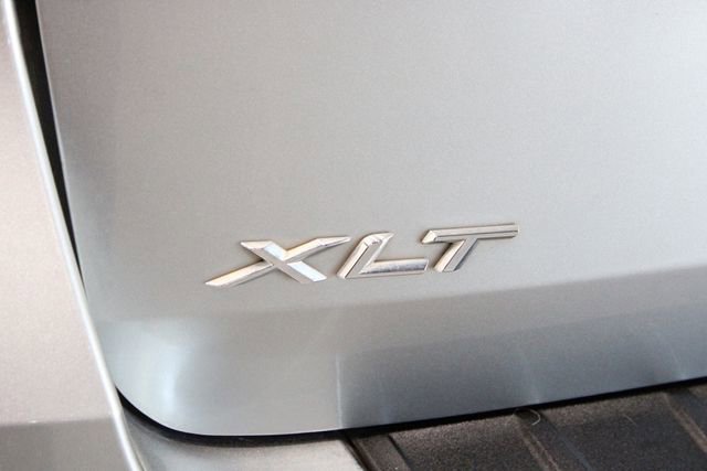 Used 2022 Ford Explorer XLT image 40