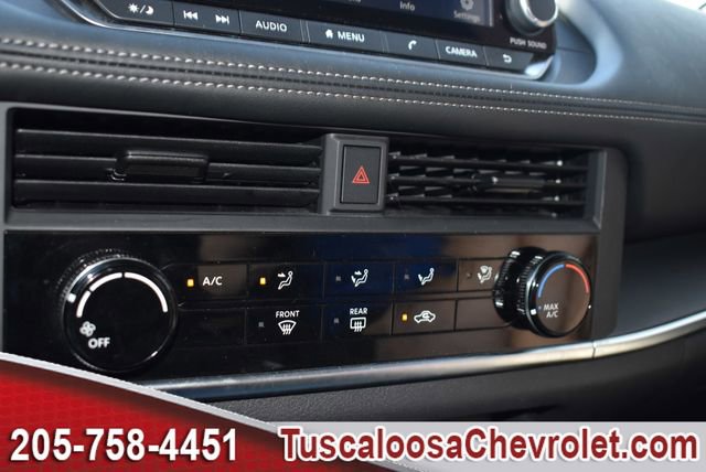 Used 2024 Nissan Rogue S image 32