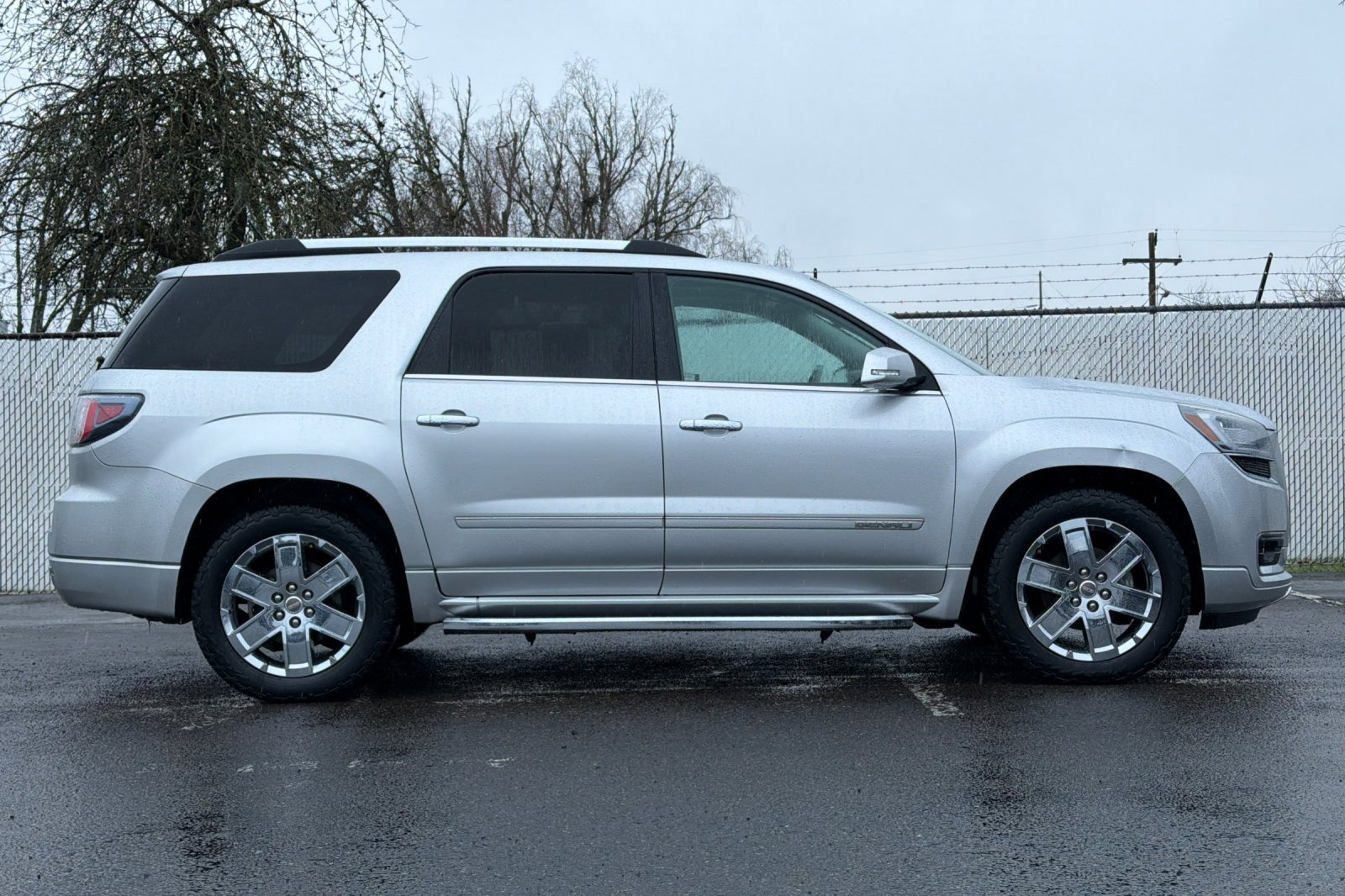 Used 2014 GMC Acadia Denali image 3
