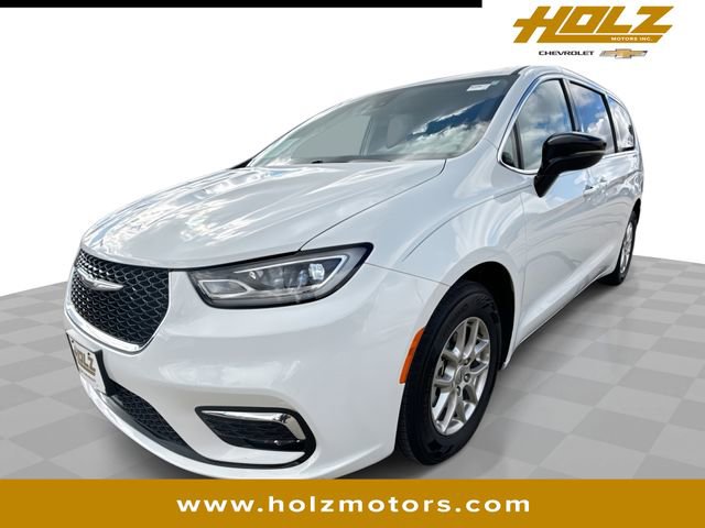 Used 2024 Chrysler Pacifica Touring-L