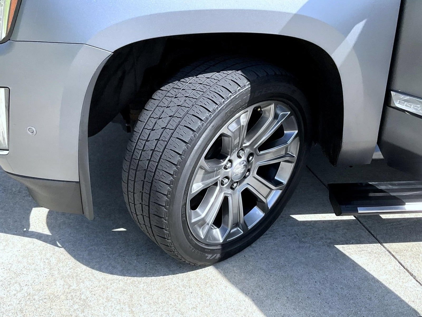 Used 2019 Cadillac Escalade Premium Luxury AWD/4WD image 26