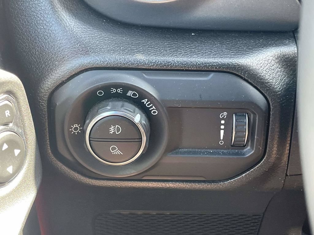 Used 2023 Jeep Gladiator Sport AWD/4WD image 27
