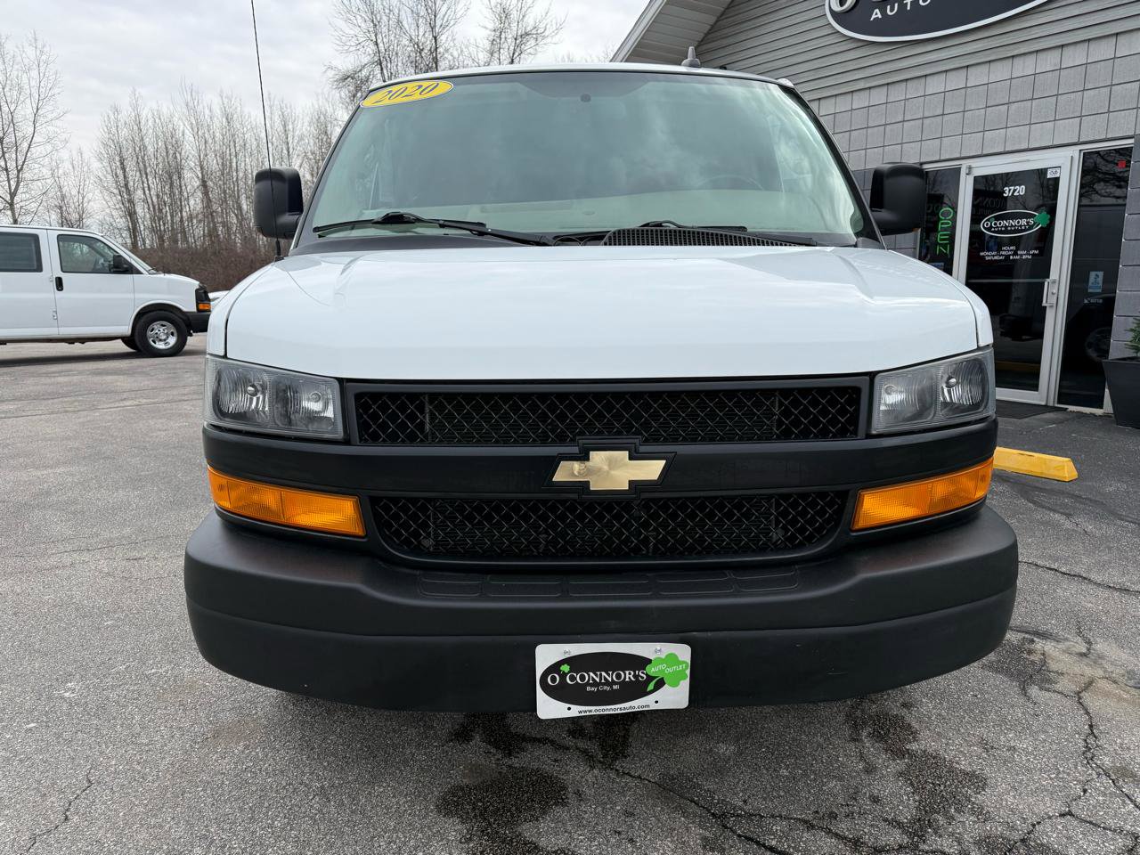 Used 2020 Chevrolet Express 2500 w/ Driver Convenience Package RWD image 8