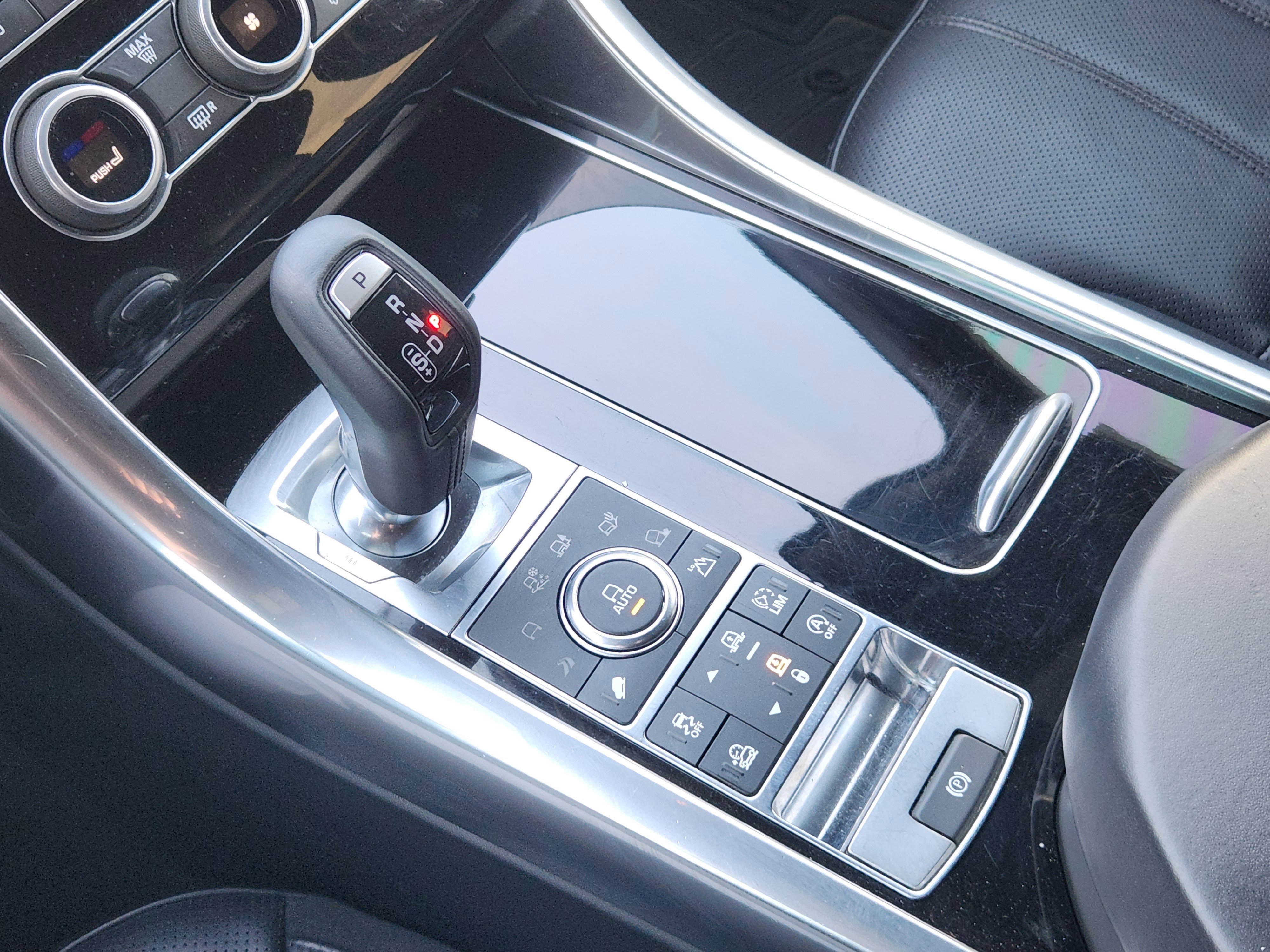 Used 2017 Land Rover Range Rover Sport image 22