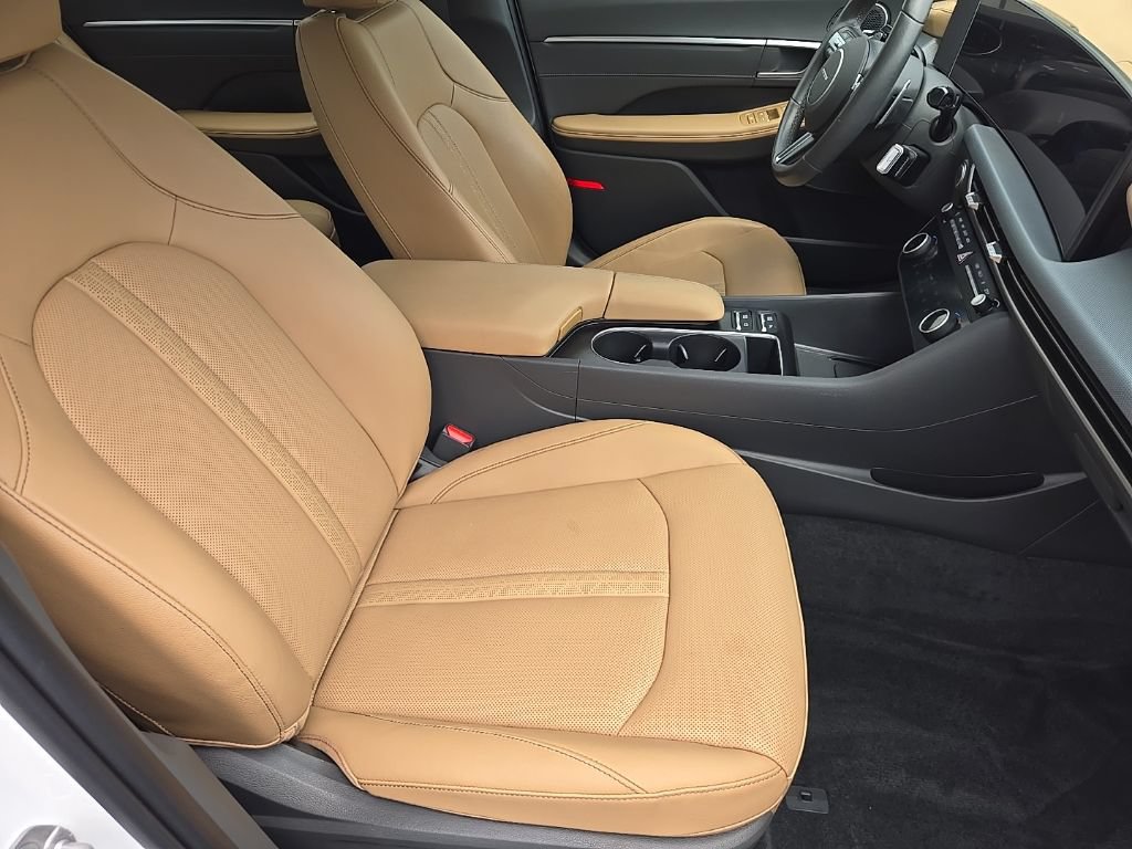 Certified 2025 Hyundai Sonata Limited FWD image 29