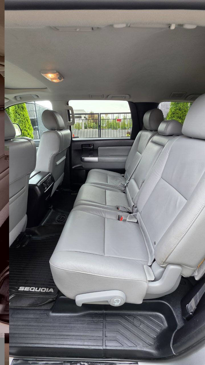 Used 2020 Toyota Sequoia SR5 w/ Premium Package AWD/4WD image 10