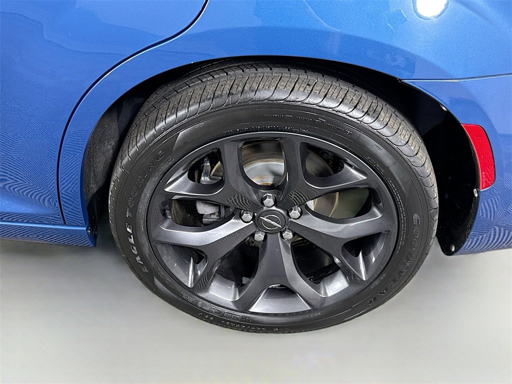 Used 2021 Chrysler 300 Touring w/ Sport Appearance Package image 32
