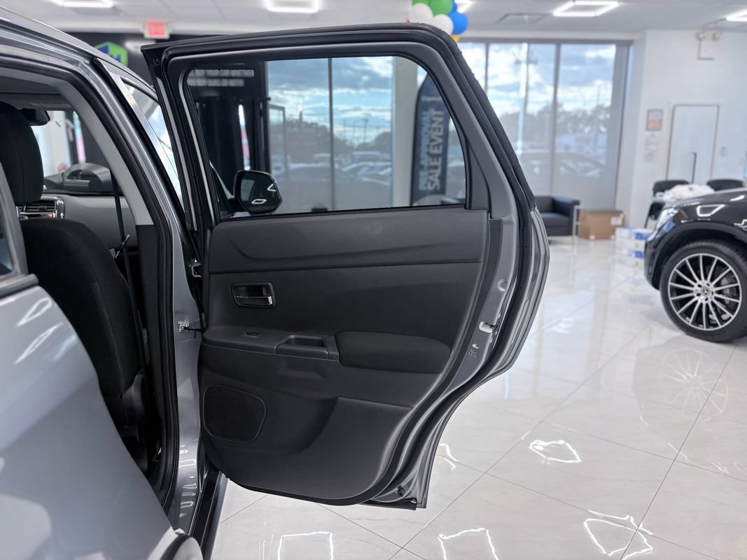 Used 2026 Mitsubishi Outlander Sport LE AWD/4WD image 35