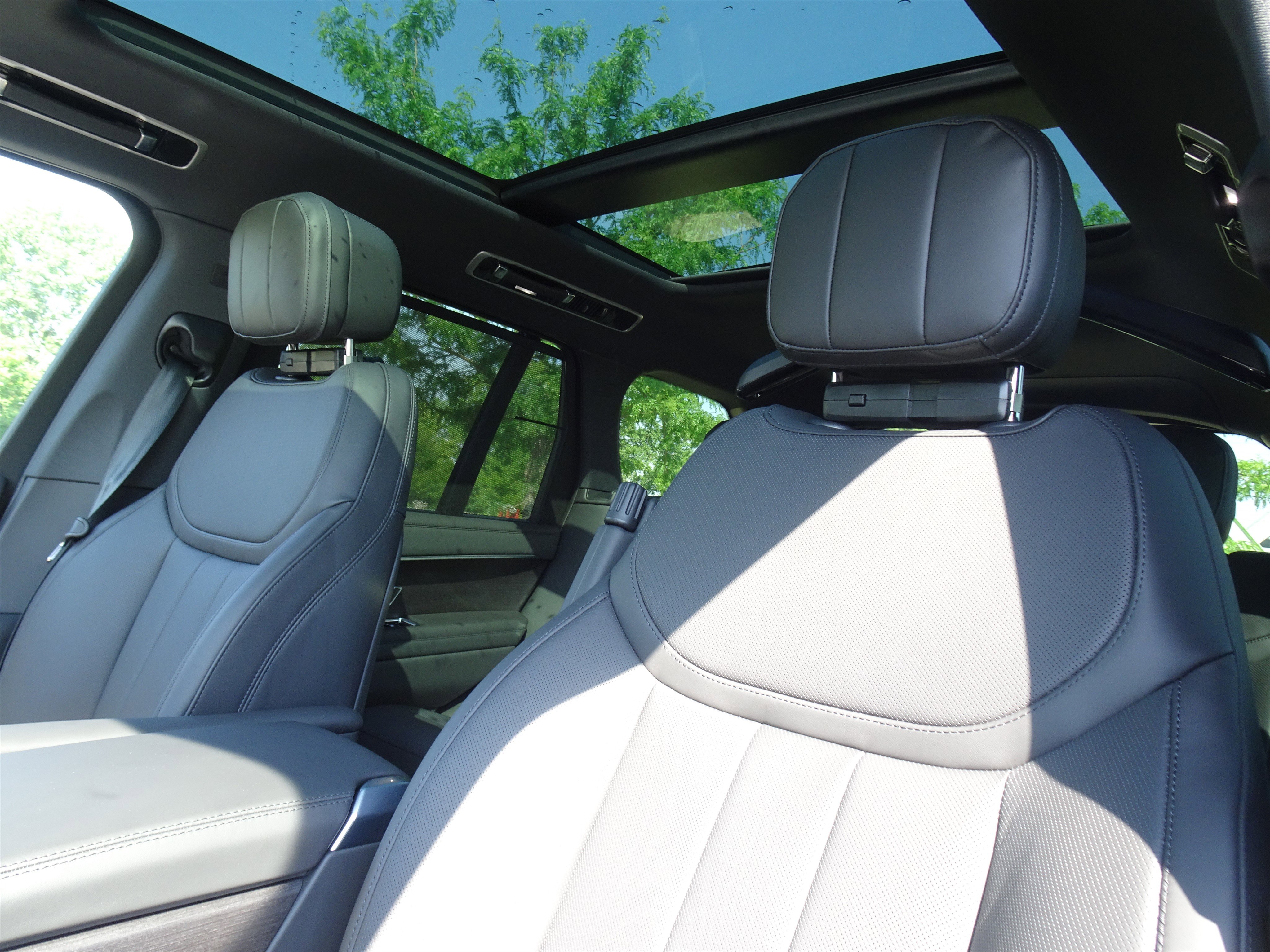 New 2026 Land Rover Range Rover SE AWD/4WD image 17