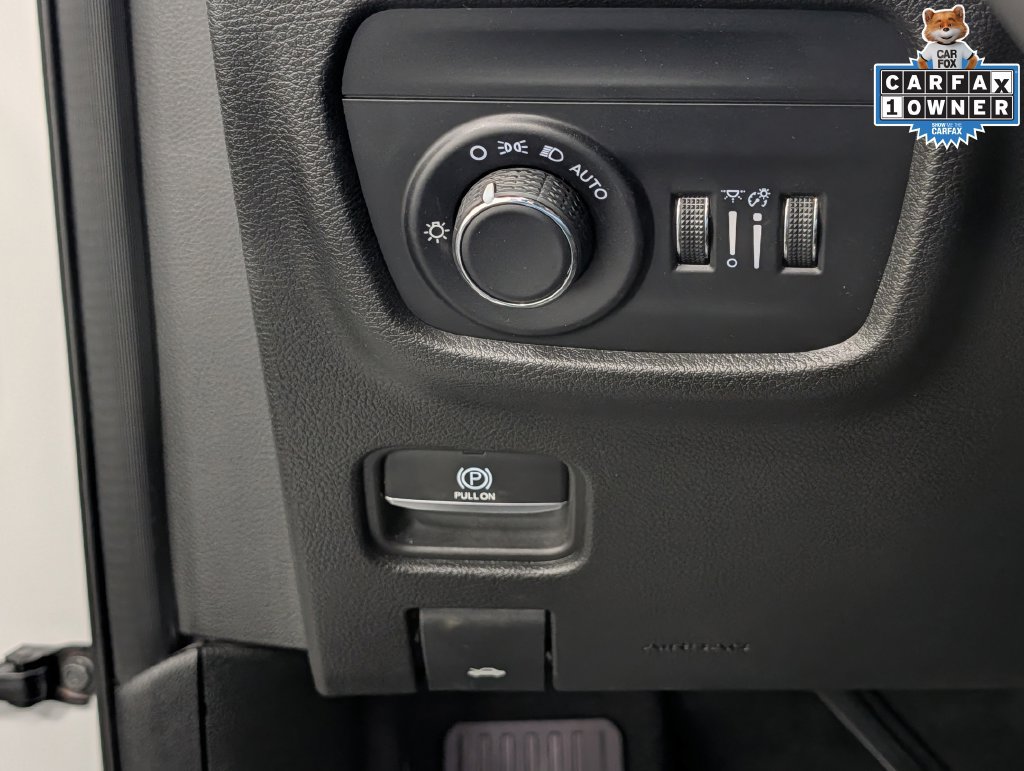 Used 2023 Jeep Grand Cherokee Altitude AWD/4WD image 22