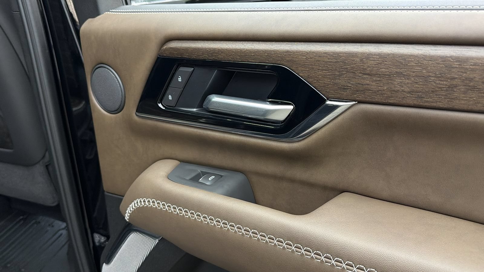 Used 2026 GMC Yukon XL Denali Ultimate w/ LPO, Floor Liner Package AWD/4WD image 39