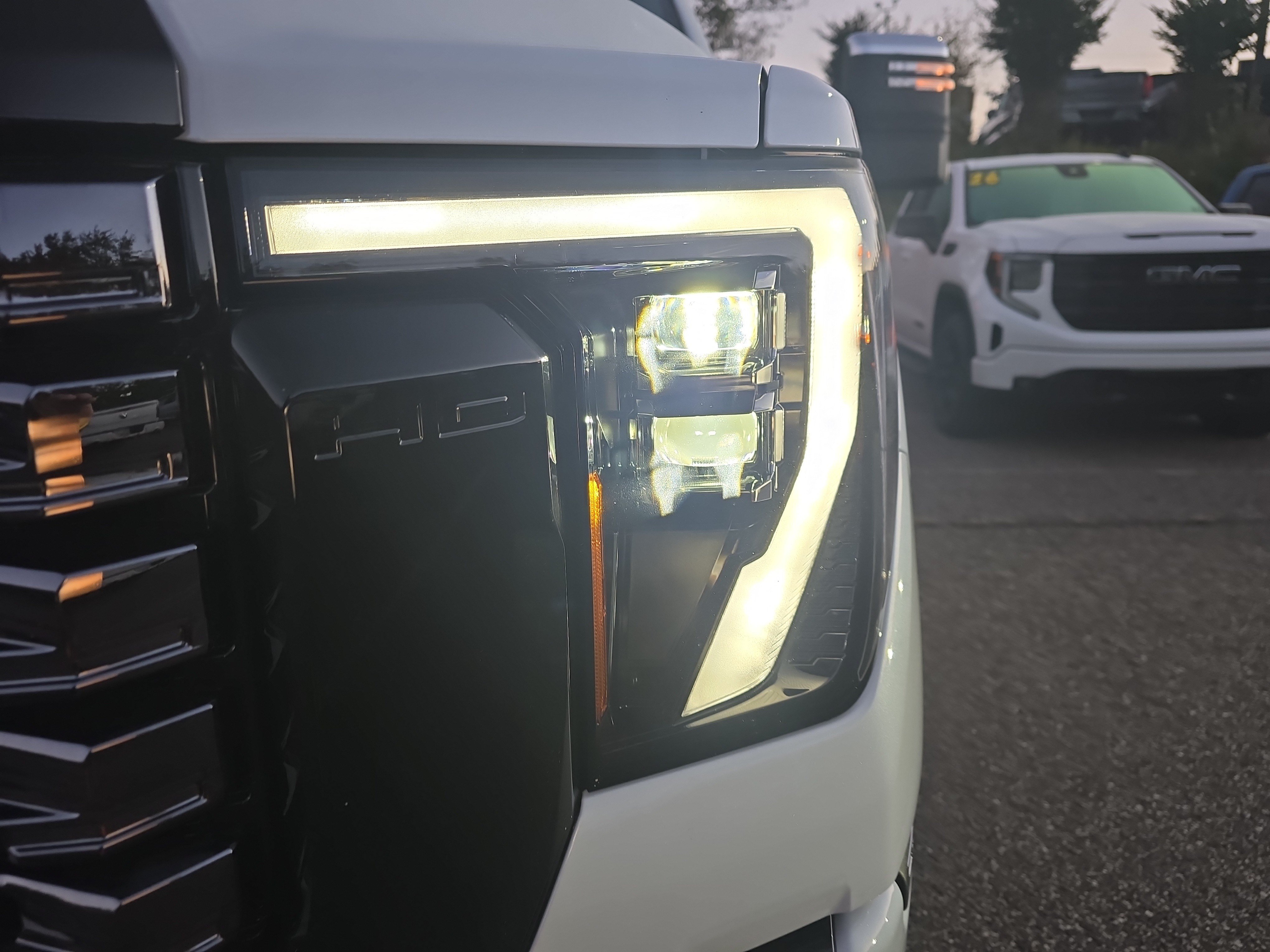 New 2026 GMC Sierra 3500 Denali Ultimate AWD/4WD image 9