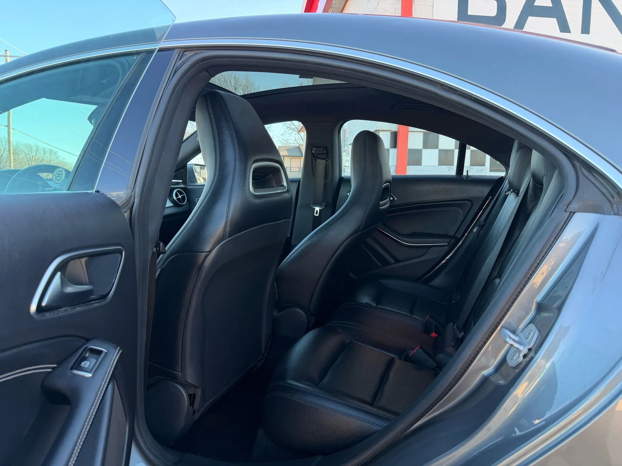 Used 2014 Mercedes-Benz CLA 250 image 24