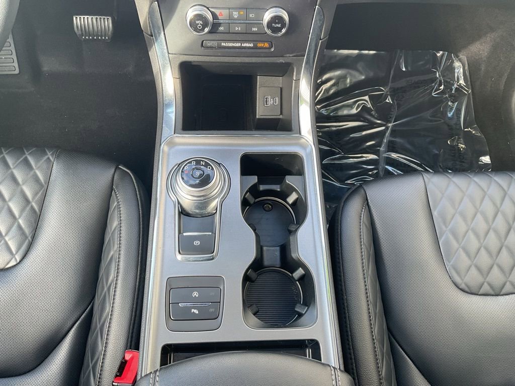 Used 2024 Ford Edge Titanium w/ Equipment Group 301A image 17