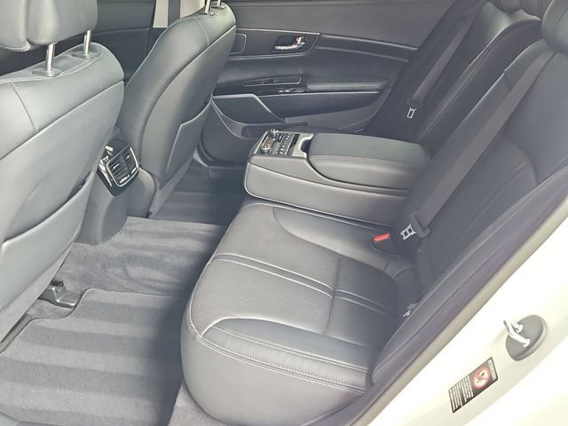Used 2017 Kia K900 Premium RWD image 26