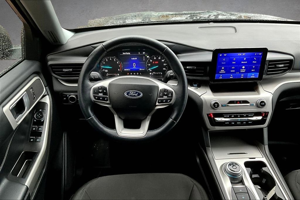 Used 2023 Ford Explorer XLT image 8