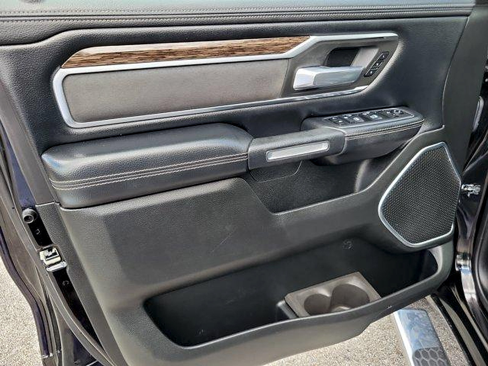Used 2020 RAM 1500 Laramie AWD/4WD image 20