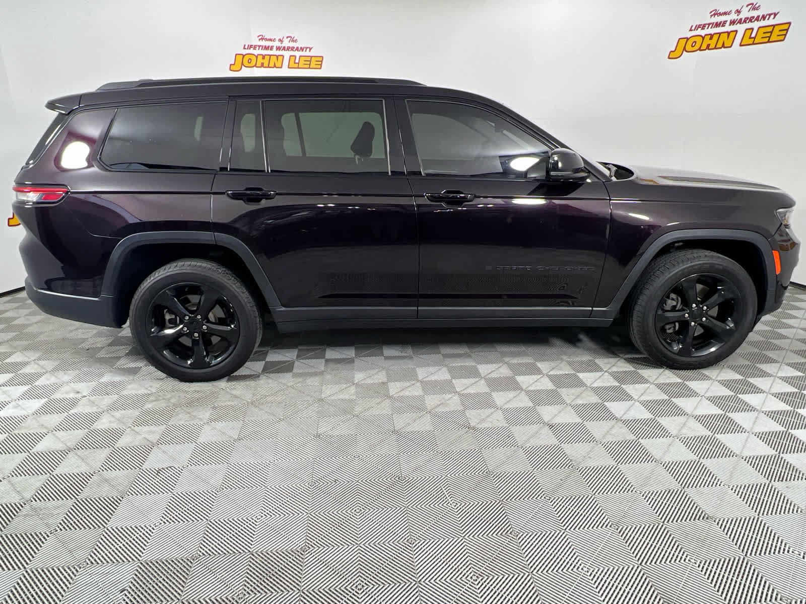 Used 2022 Jeep Grand Cherokee L Limited w/ Luxury Tech Group II RWD image 8