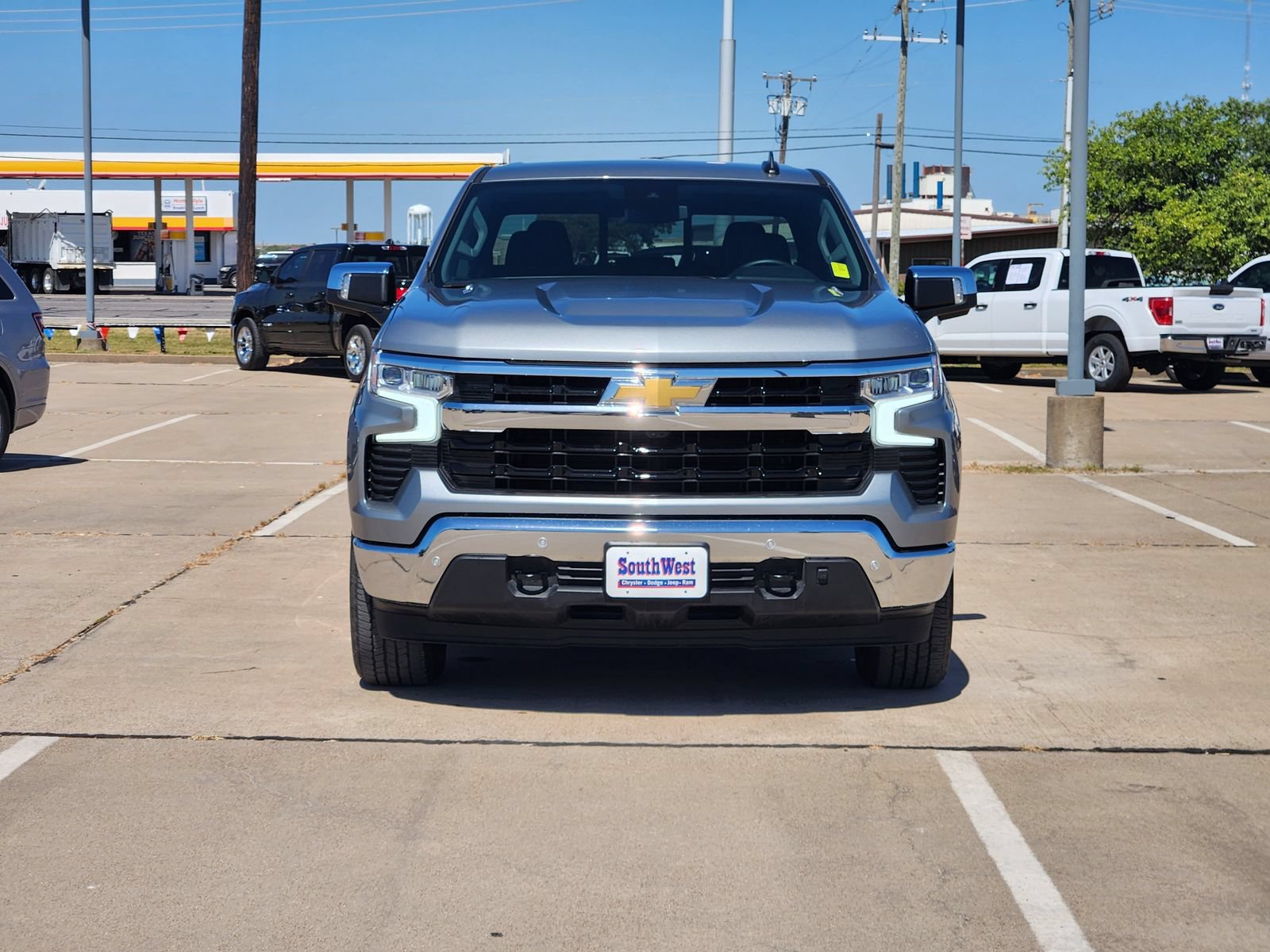 Used 2025 Chevrolet Silverado 1500 LT AWD/4WD image 6
