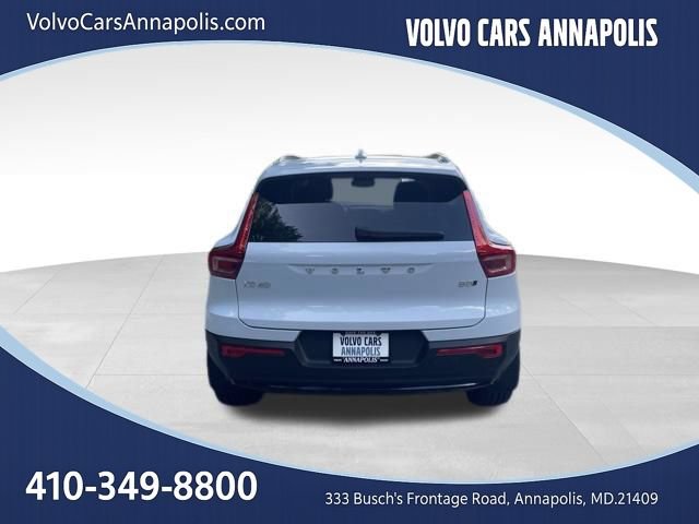 Certified 2024 Volvo XC40 B5 Ultimate w/ Protection Package Premier AWD/4WD image 7