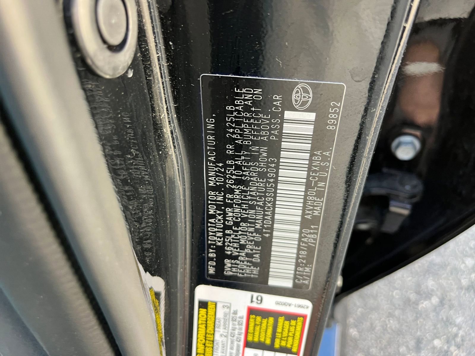 Used 2025 Toyota Camry LE image 28