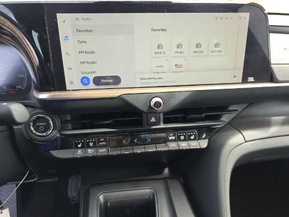 Used 2023 Toyota Crown Limited image 14