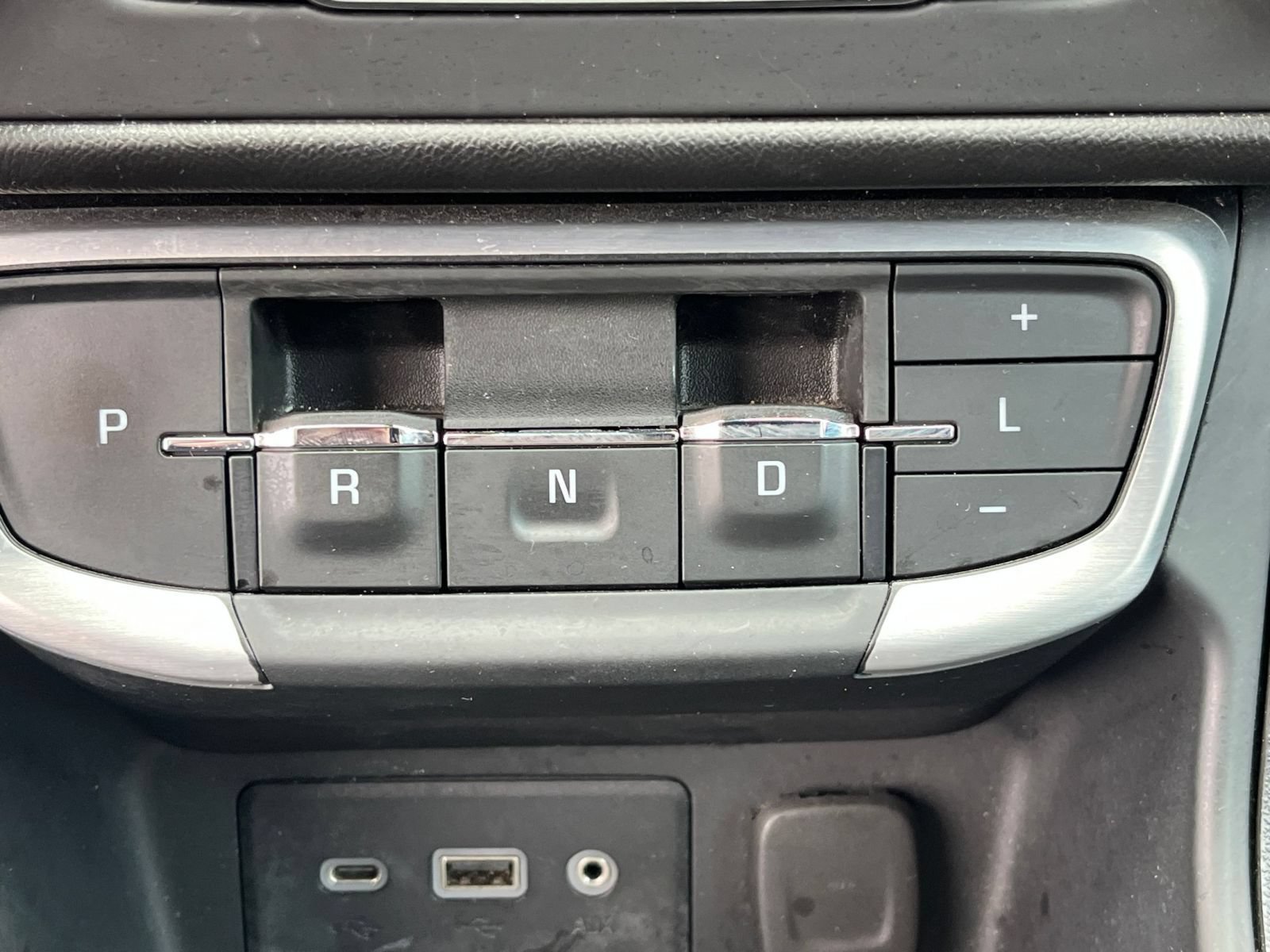 Used 2024 GMC Terrain SLE FWD image 41