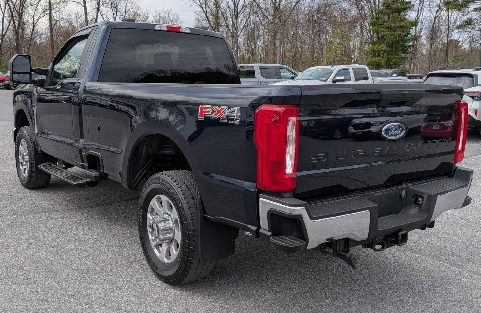 Used 2023 Ford F350 XLT w/ FX4 Off-Road Package AWD/4WD image 7