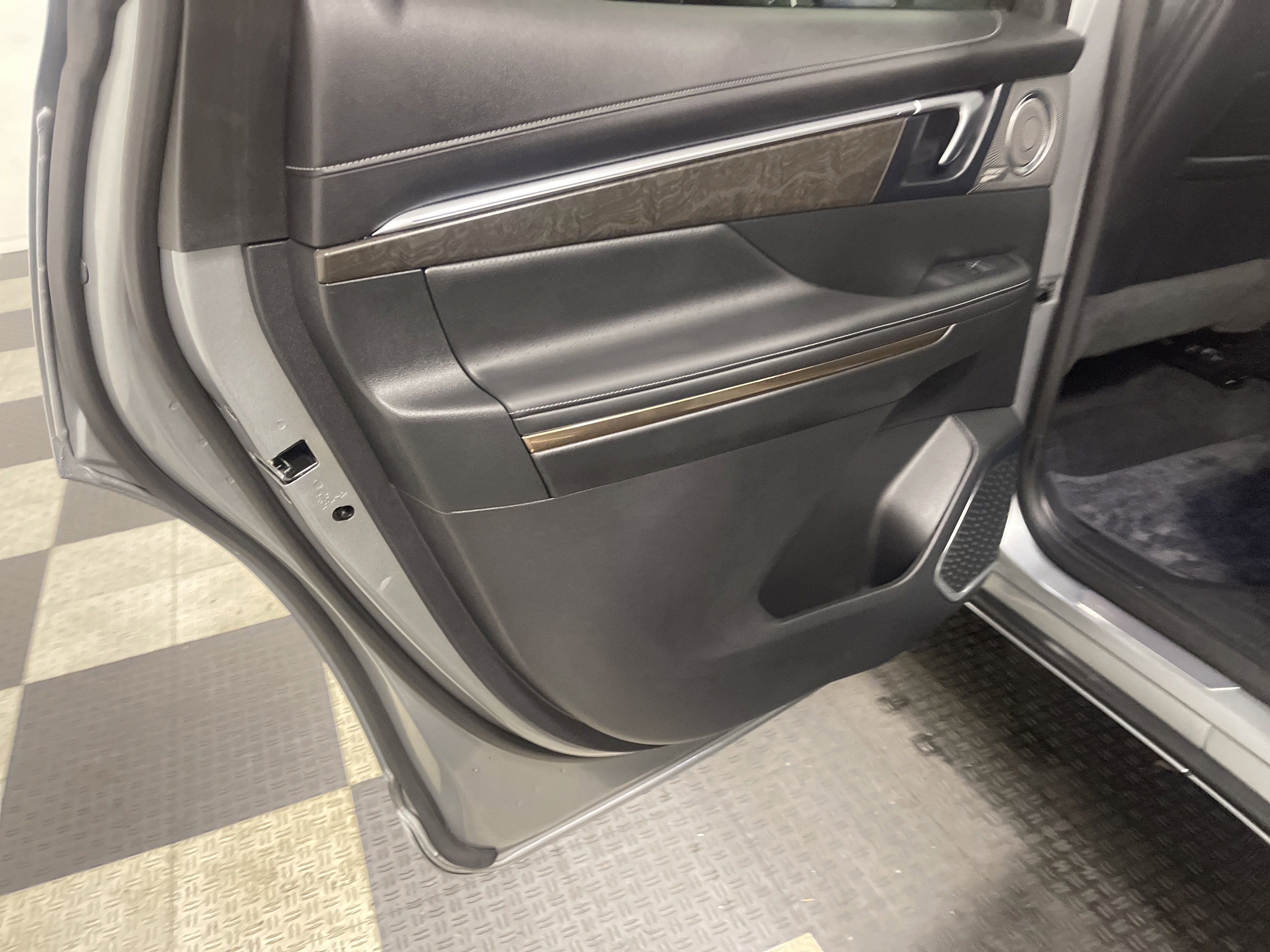 Used 2026 Buick Enclave Avenir image 15