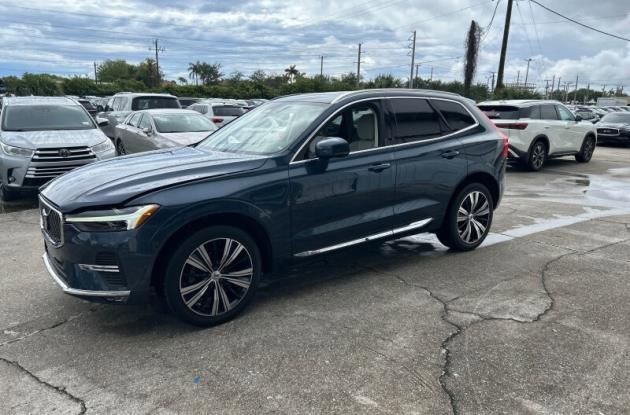 Used 2023 Volvo XC60 B5 Plus w/ Climate Package image 3