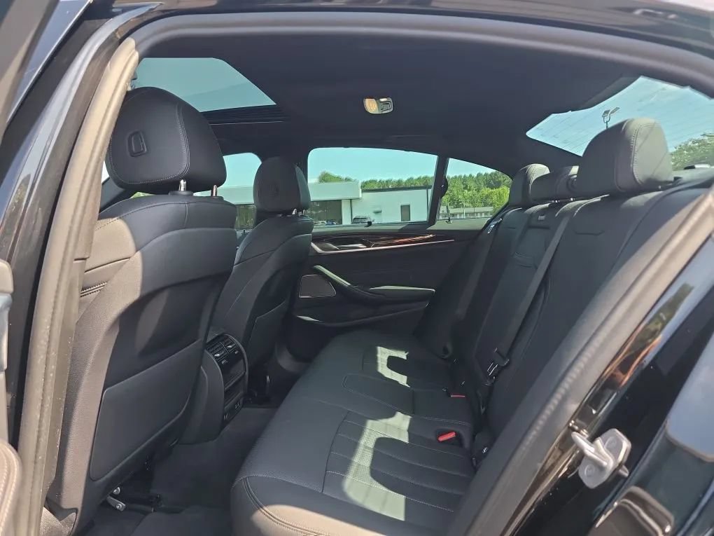Used 2021 BMW 530i w/ Premium Package RWD image 43