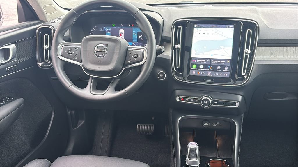 Certified 2026 Volvo XC40 B5 Plus AWD/4WD image 7