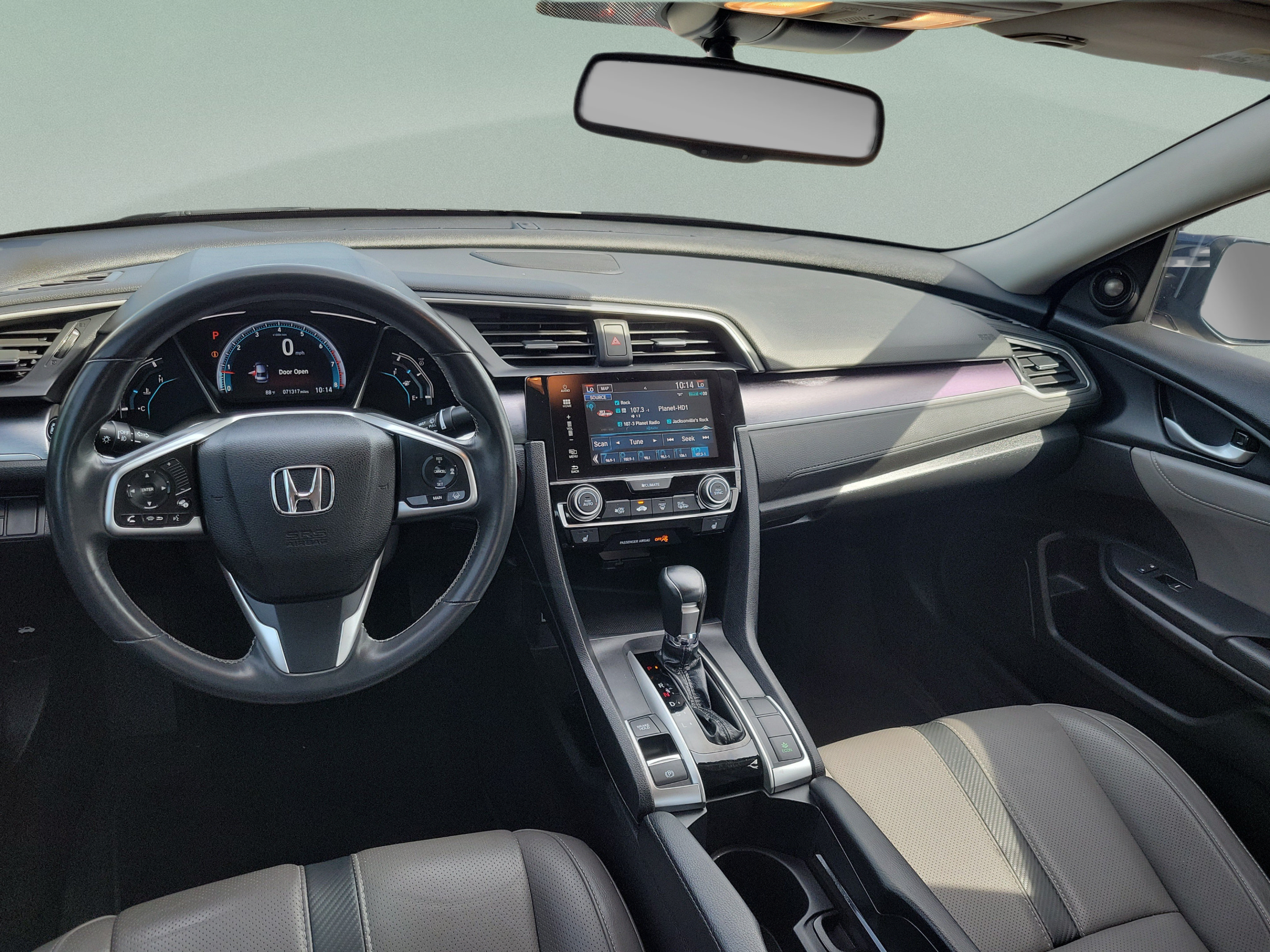 Used 2017 Honda Civic Touring image 16