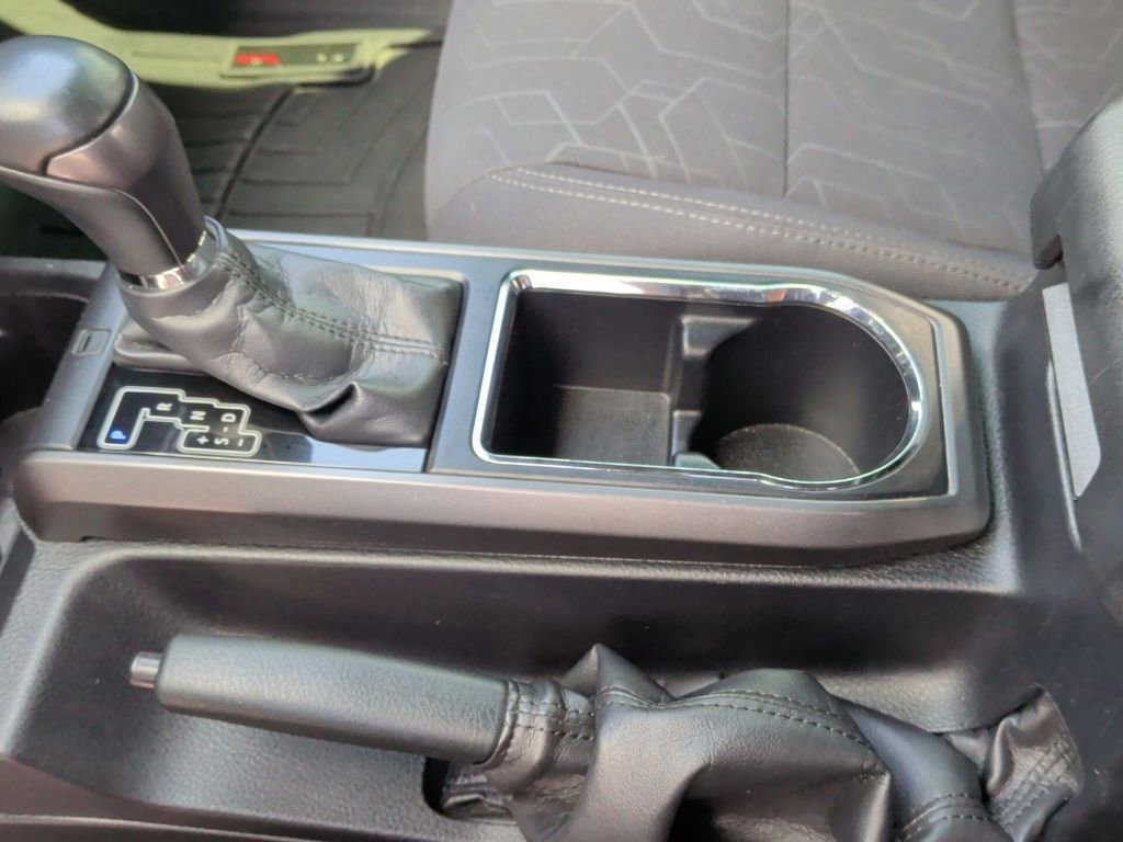 Used 2017 Toyota Tacoma TRD Sport w/ Premium & Technology Package image 31