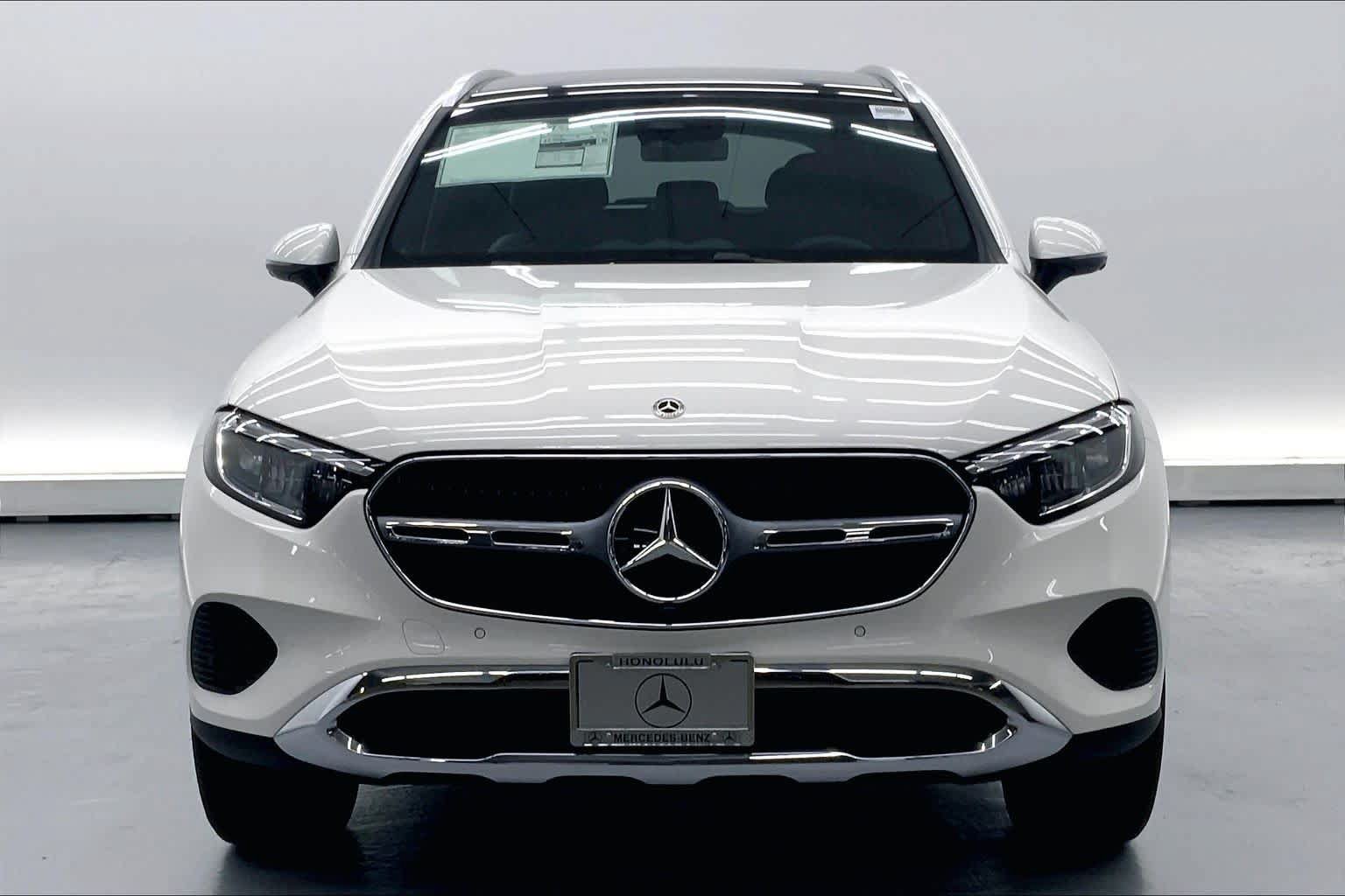 Used 2026 Mercedes-Benz GLC 300 image 3