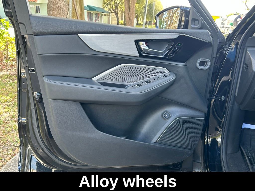 Used 2023 Acura MDX SH-AWD image 27