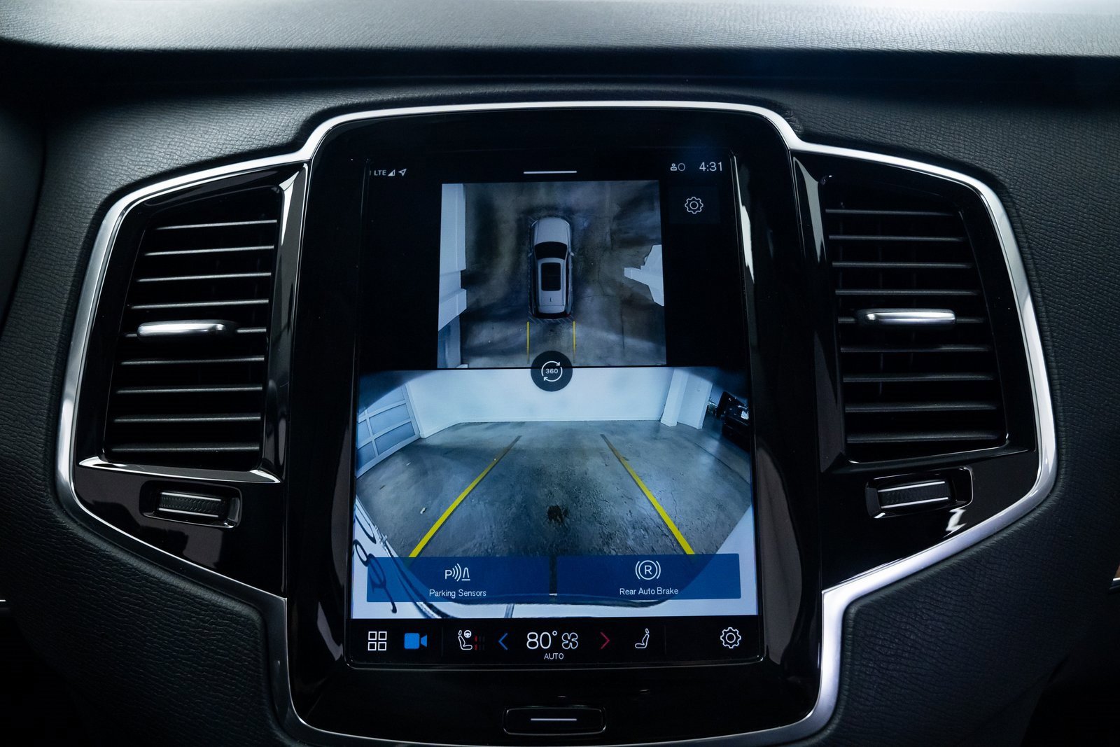 Used 2025 Volvo XC90 T8 Plus image 13