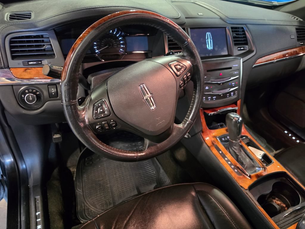 Used 2014 Lincoln MKS AWD w/ Equipment Group 201A image 4