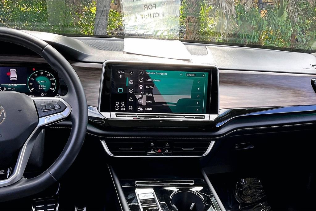 Certified 2024 Volkswagen Atlas SEL Premium R-Line image 20