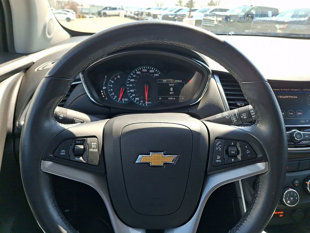 Used 2022 Chevrolet Trax LT w/ LT Convenience Package image 19