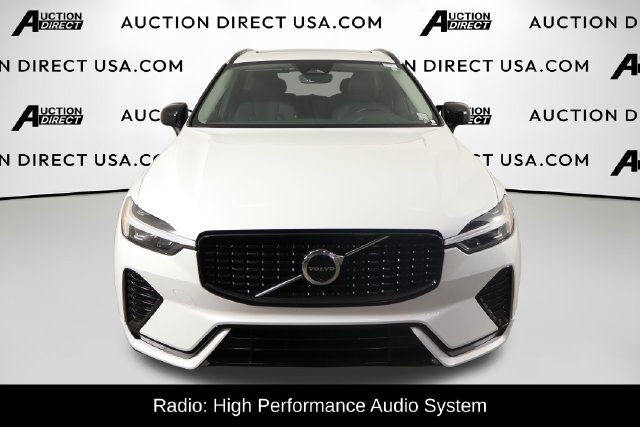 Used 2024 Volvo XC60 B5 Plus AWD/4WD image 2